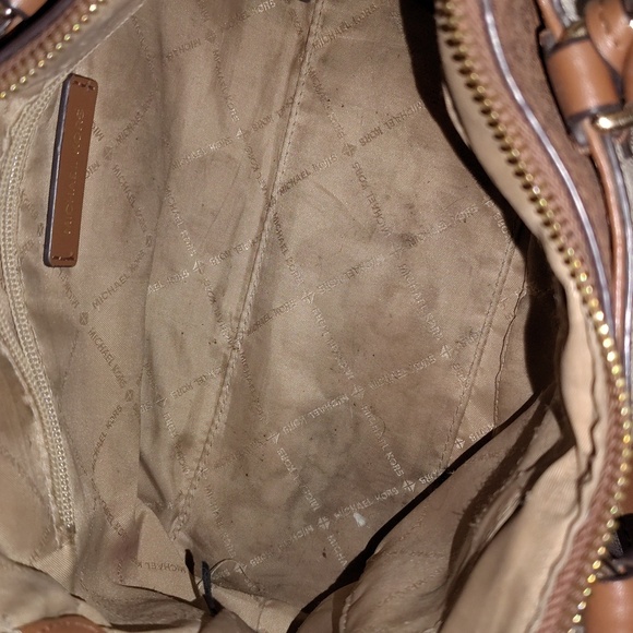 Michal Kors Bag & Wallet set - Picture 5 of 11